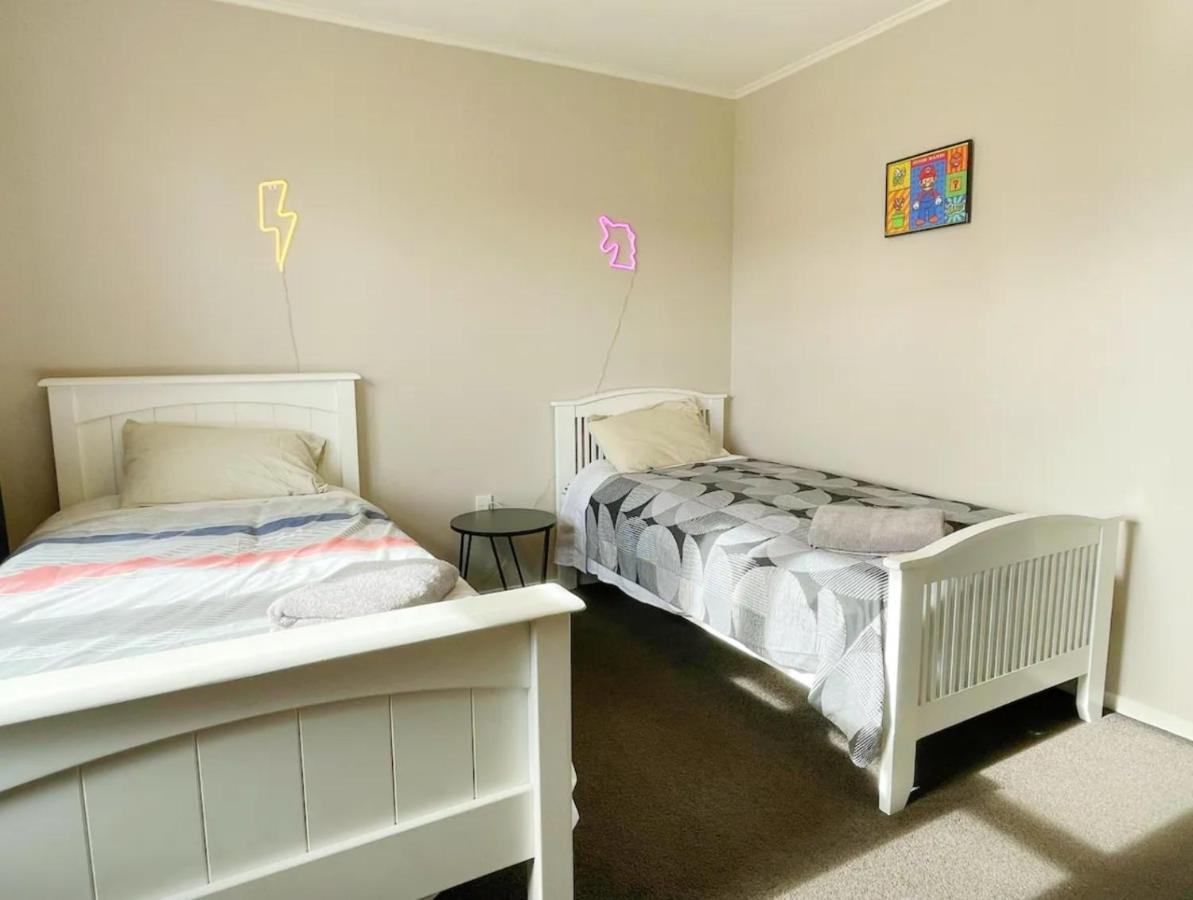 3 Bedroom Family House In Excellent Location Hamilton Exterior photo