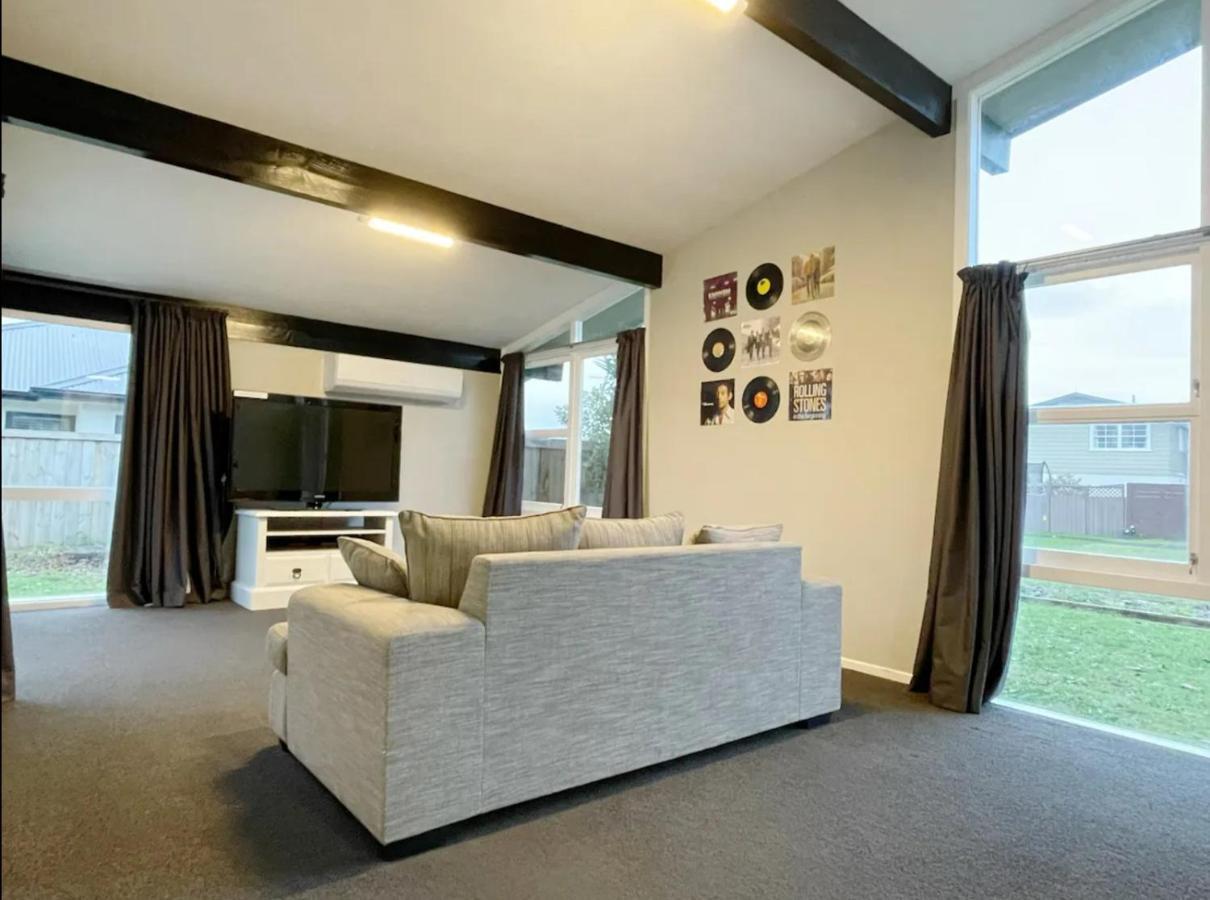 3 Bedroom Family House In Excellent Location Hamilton Exterior photo